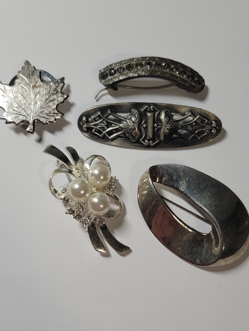 Vintage-Inspired Silver Tone Pearl Floral Brooch Lot
